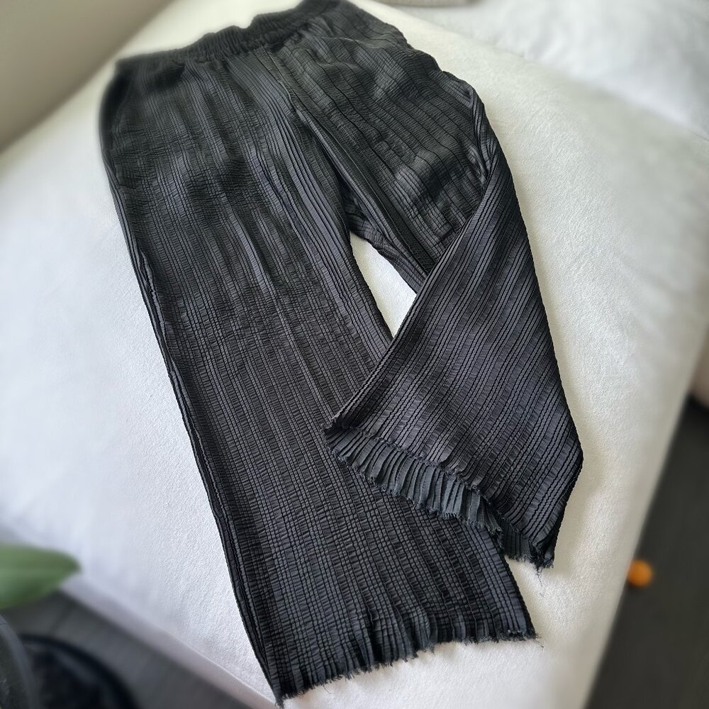 Luxurious Comfort - Zara Satin Ribbed Black Pants